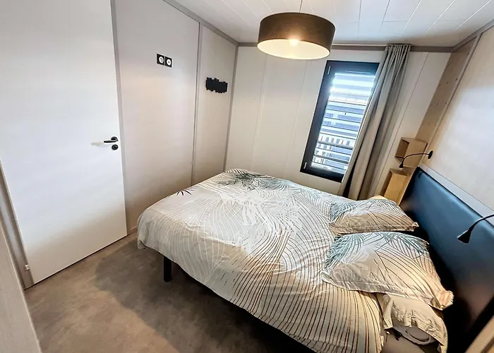 Chalet De Standing 6 Pers. à - Piscine Chauffée, à Proximité, Wi-fi Inclus - Fr-1-361-536 *